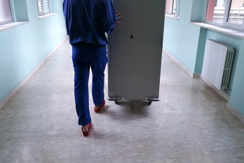 Chariot de service équipé d’une roue électrique ez-Wheel AWD® 160.