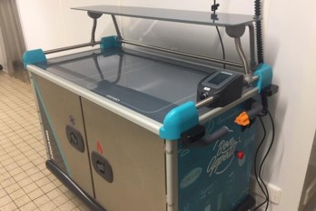 Hot and cold food cart with an ez-Wheel® Series 160 electric wheel.