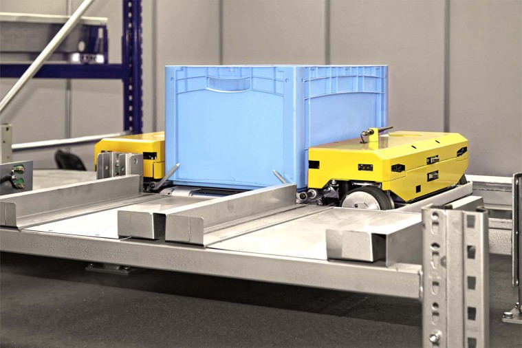 Le format du moteur SWD Core est adapté aux robots de transfert de bacs et palettes